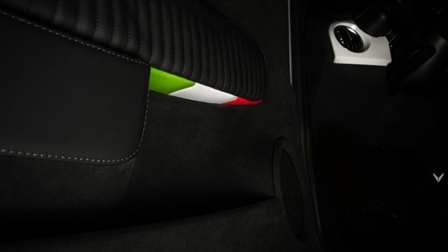 Детали интерьера Abarth 595 by Vilner 2017 года  (фото 11 из 16)